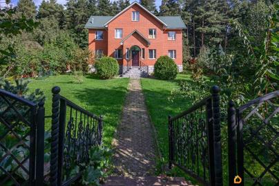дом, 329.5 м&sup2;, 13.5 сотки